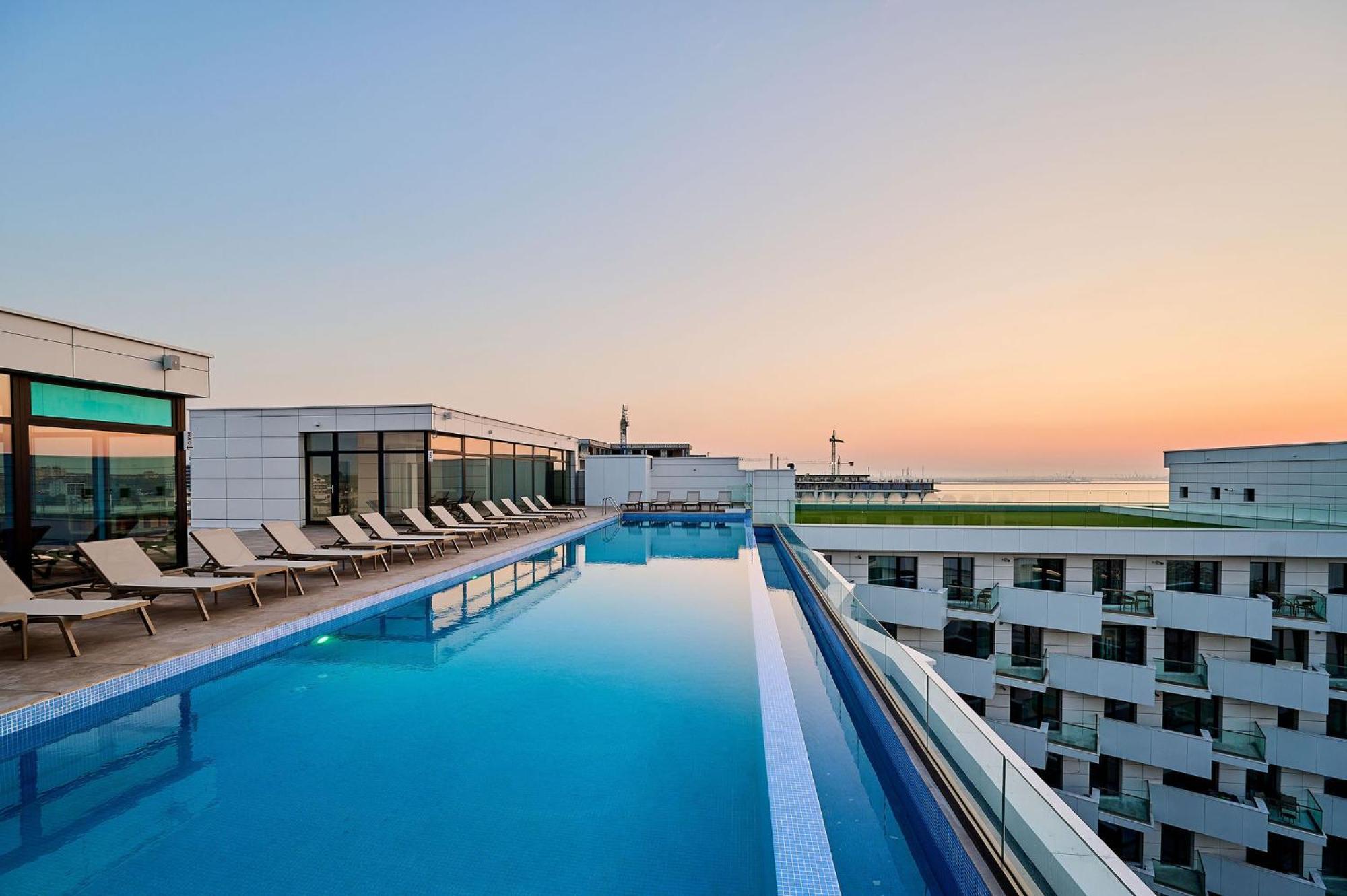 Summer Residence Apartment In Infinity Beach Resort - Parking Mamaia Εξωτερικό φωτογραφία
