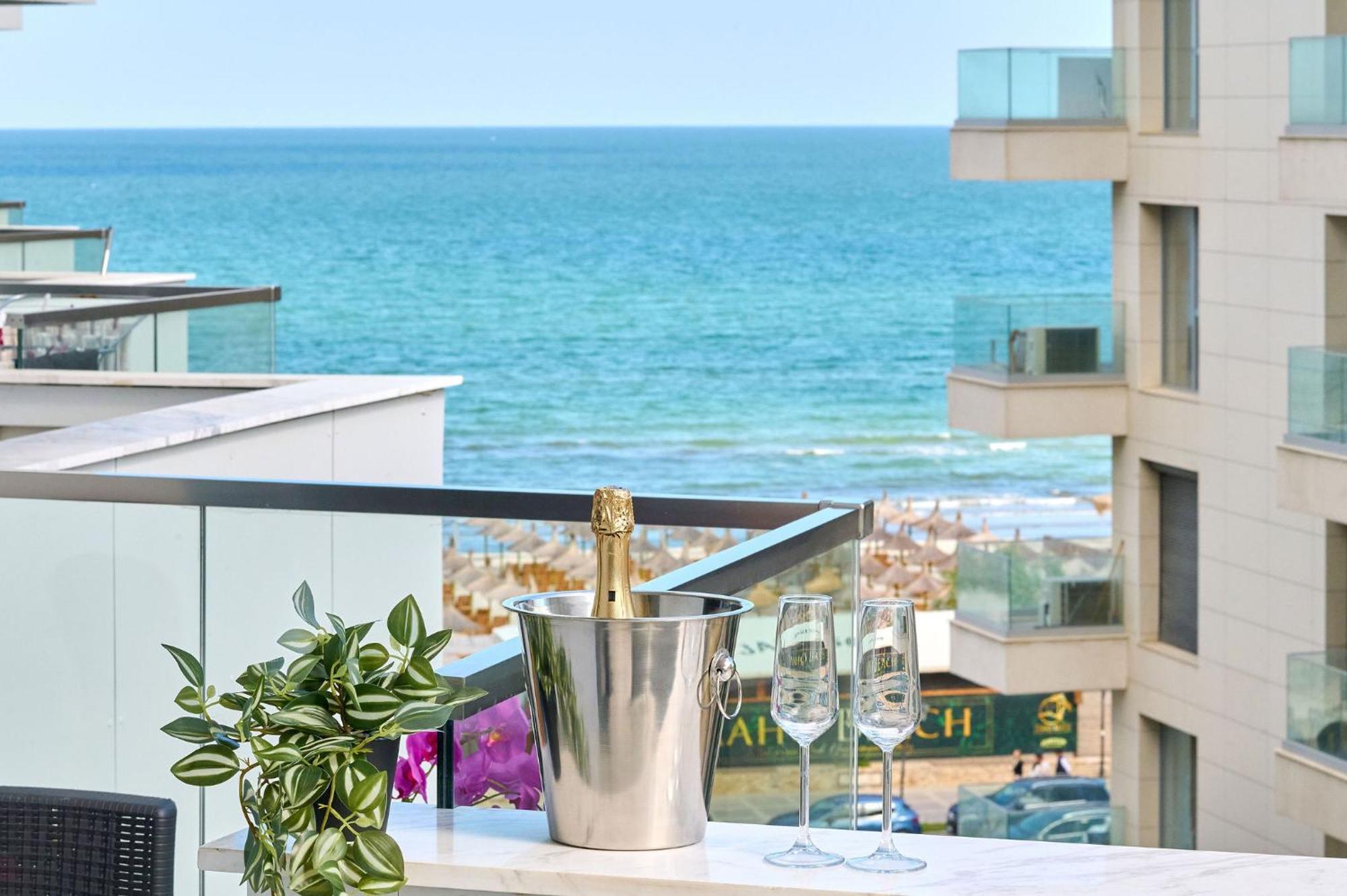 Summer Residence Apartment In Infinity Beach Resort - Parking Mamaia Εξωτερικό φωτογραφία