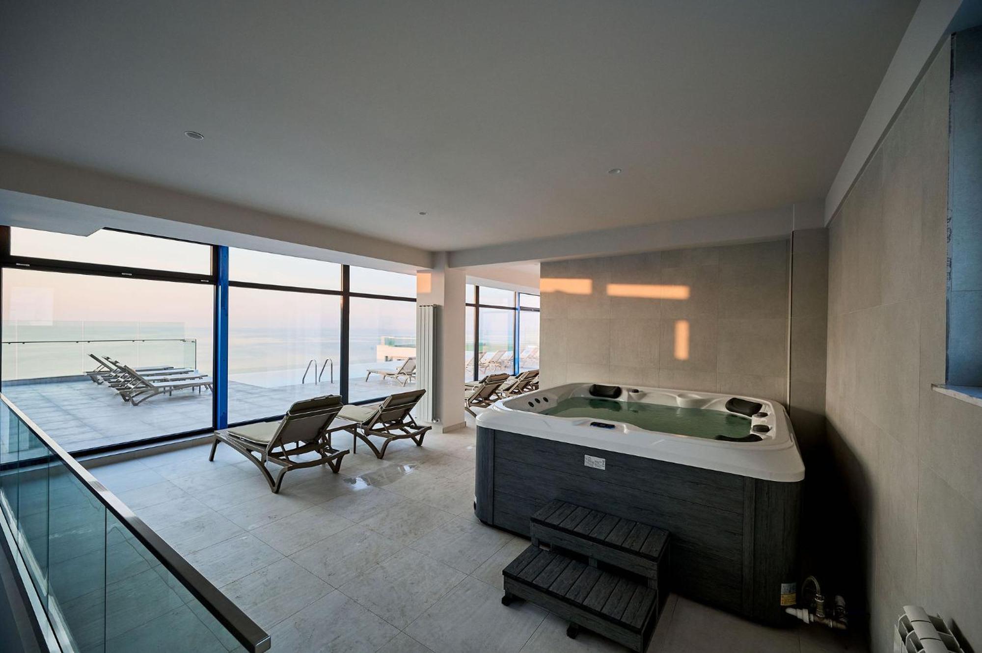 Summer Residence Apartment In Infinity Beach Resort - Parking Mamaia Εξωτερικό φωτογραφία