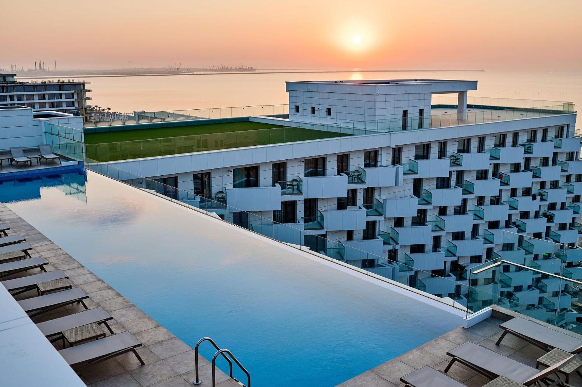Summer Residence Apartment In Infinity Beach Resort - Parking Mamaia Εξωτερικό φωτογραφία